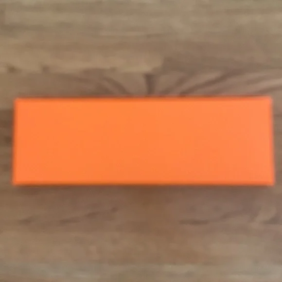 Hermes Tie Box with white Tissue paper inside - Picture 2 of 5